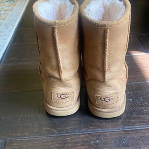 UGG BOOTS